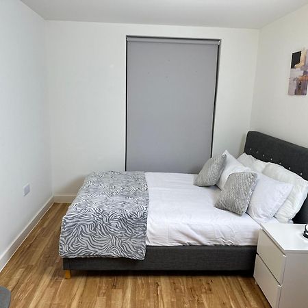 Luxury 2-Bed High-Rise In Manchester With Parking Bagian luar foto